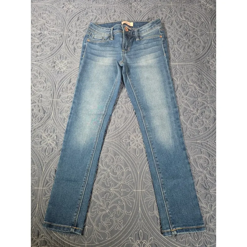 Girls Light Wash Denim Jeans Size 7 Straight Leg Classic Everyday Kids